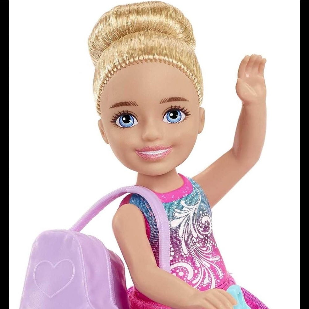 BARBIE CHELSEA I CAN BE ICE SKATER FIGURE SKATER DOLL - Picture 3 of 13